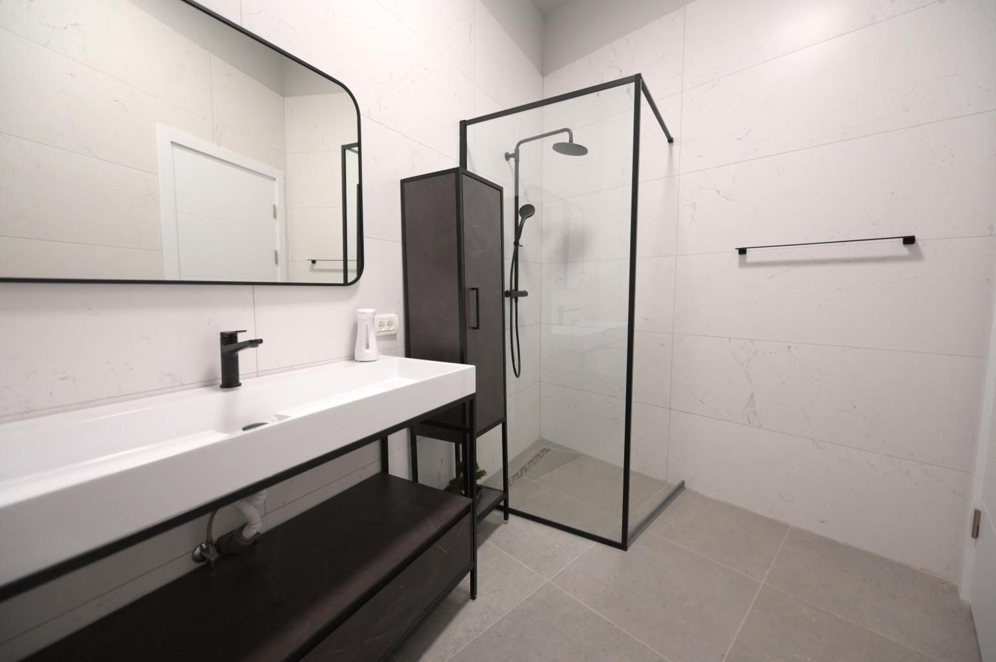 Umbrella Street Center Luxury 2 Bedroom Bucarest Exterior foto