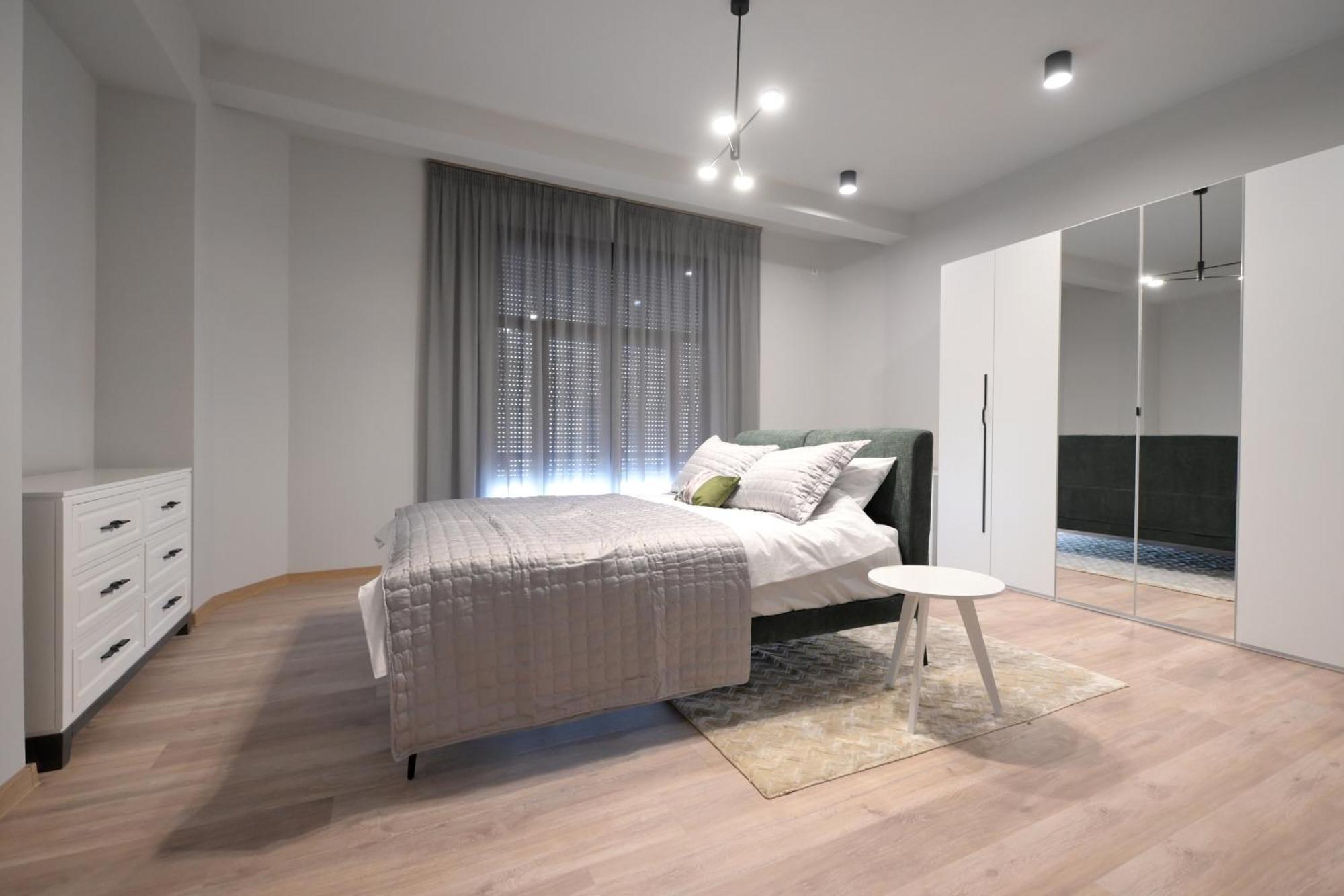 Umbrella Street Center Luxury 2 Bedroom Bucarest Exterior foto
