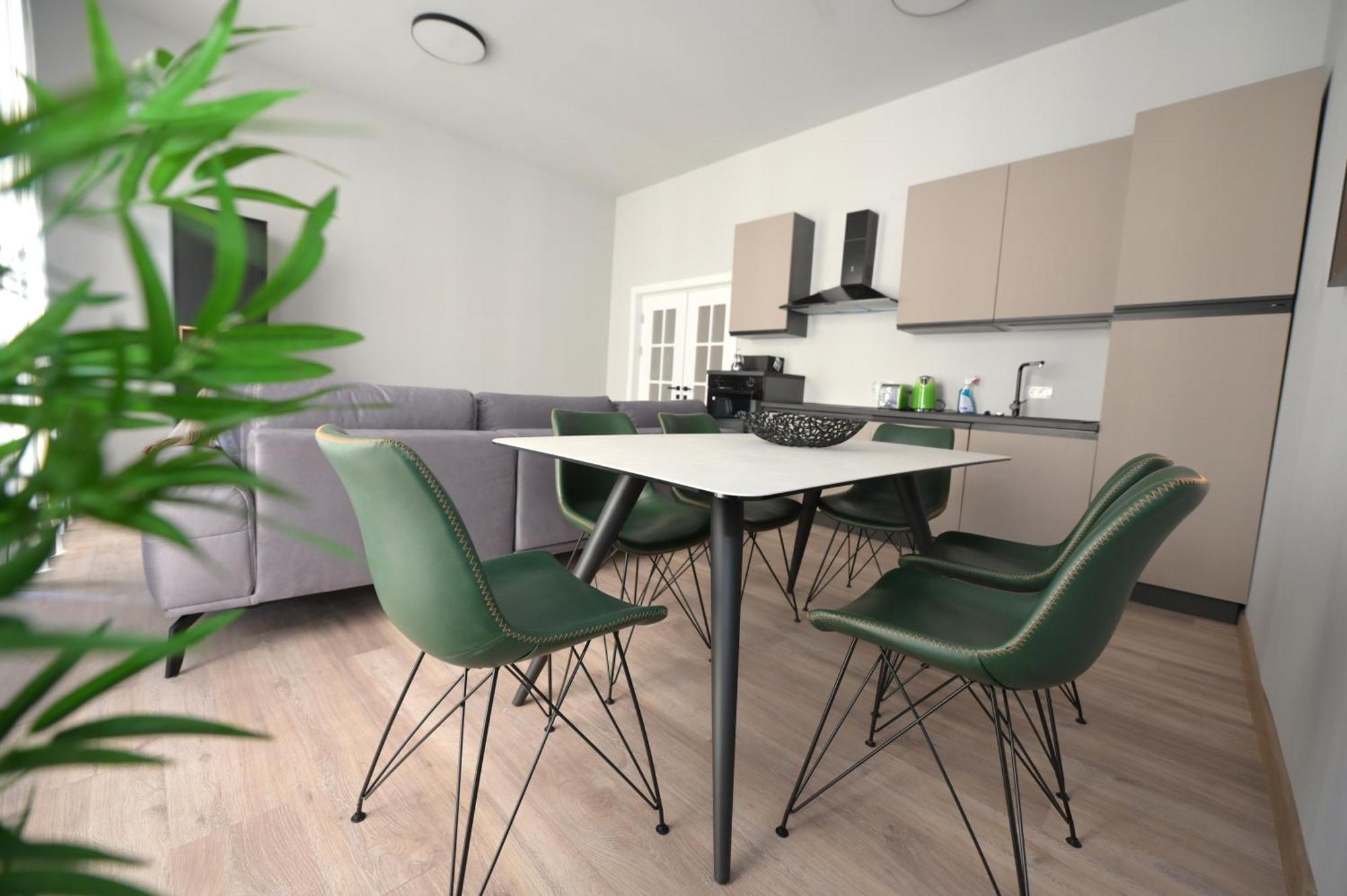 Umbrella Street Center Luxury 2 Bedroom Bucarest Exterior foto